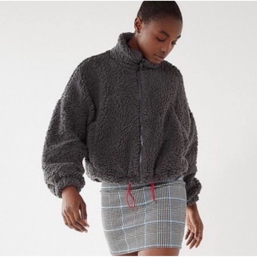 Urban Outfitters Gray Sherpa Fleece Zip Up Cropped Jacket Small Drawstring Hem